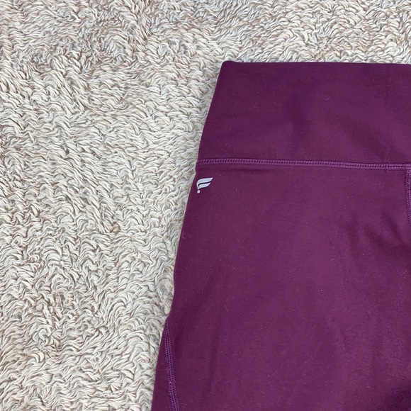 Fabletics Define High-waisted Capri Burgundy/ Vintage - Picture 9 of 11